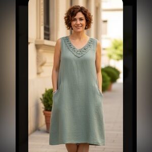 Lungo L’arno Elegant Green Sleeveless Dress